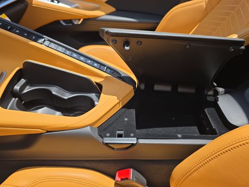 Used 2021 Chevrolet Corvette Stingray Preferred Cpe w/ Z51 Performance Package RWD image 26