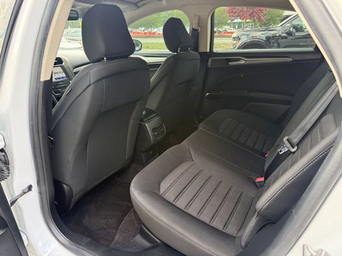 Used 2020 Ford Fusion SE FWD image 10