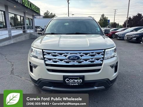Used 2018 Ford Explorer XLT w/ Equipment Group 201A AWD/4WD image 2