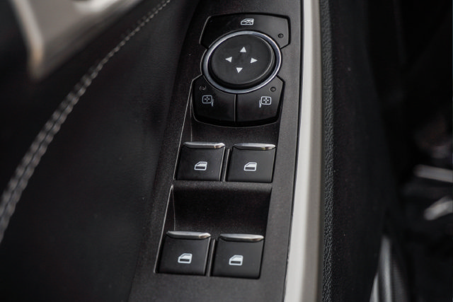 Used 2023 Ford Explorer XLT w/ Equipment Group 202A RWD image 15