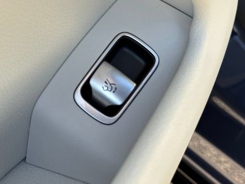 Used 2023 Mercedes-Benz EQS 580 4MATIC Sedan image 25