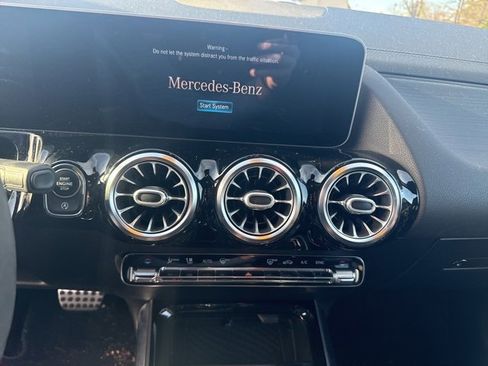 Used 2021 Mercedes-Benz GLA 250 4MATIC image 8