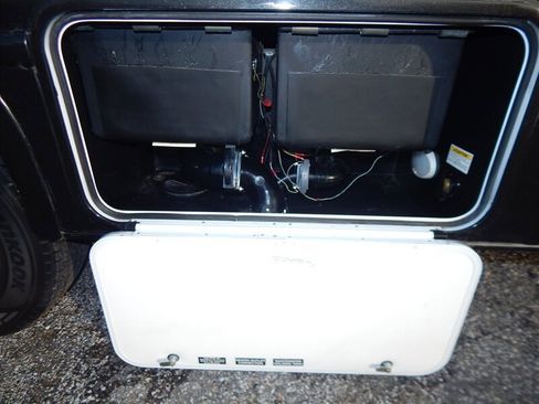 Used 2022 Ford E-450 and Econoline 450 Super Duty w/ Motorhome Prep Package image 11