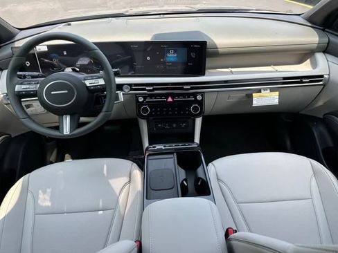 New 2025 Hyundai Tucson Limited image 18