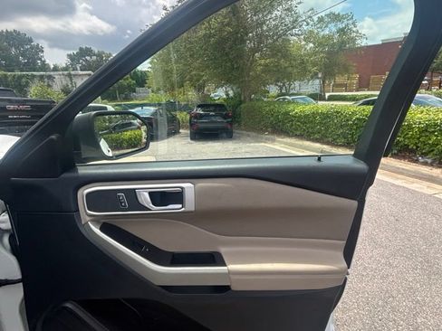 Used 2020 Ford Explorer XLT RWD image 23