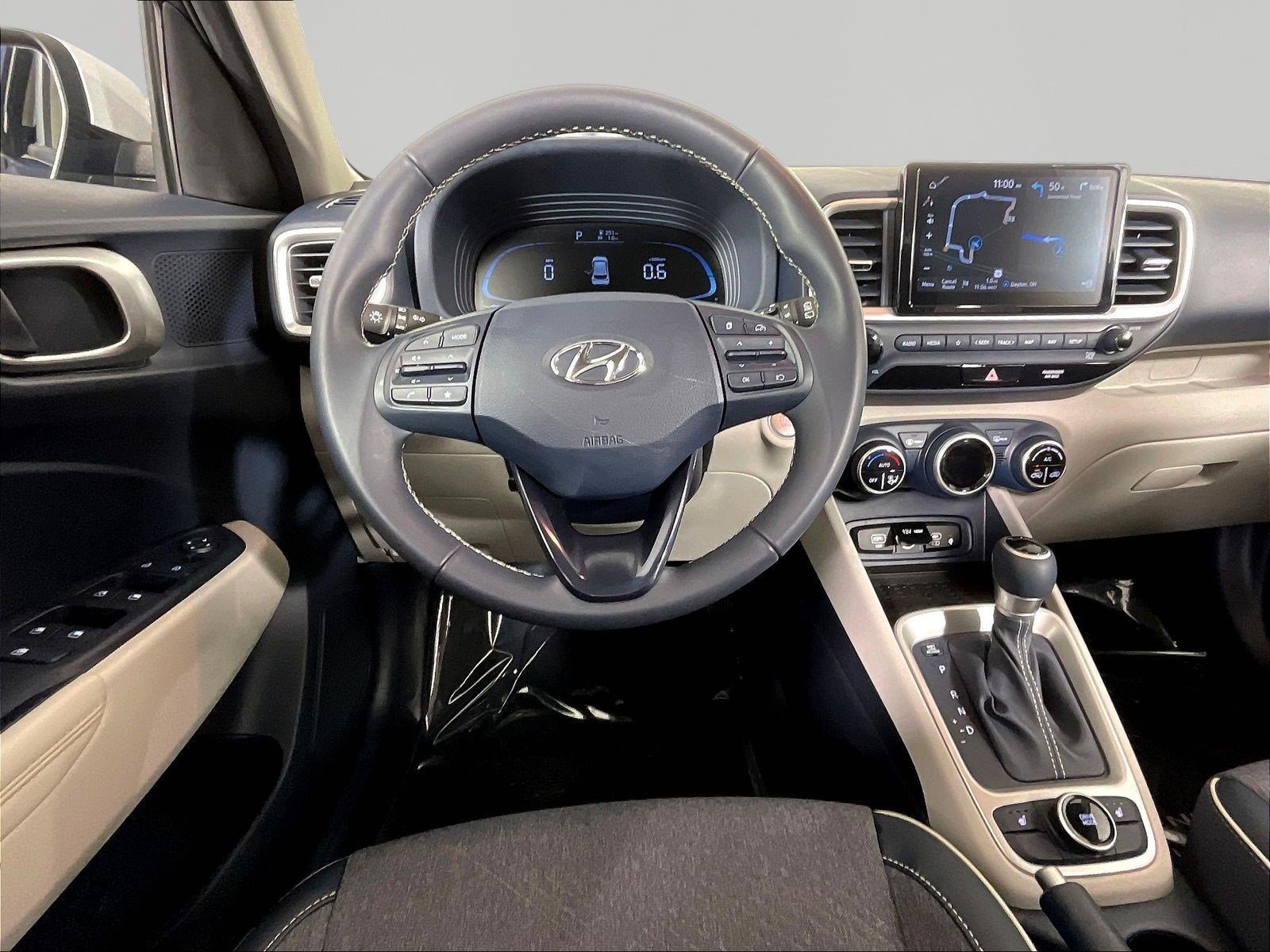 Used 2023 Hyundai Venue Limited FWD image 8
