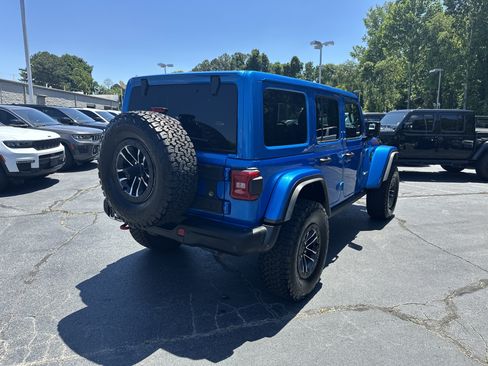 Used 2025 Jeep Wrangler Unlimited Rubicon AWD/4WD image 9