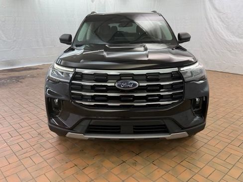 Certified 2025 Ford Explorer Active w/ Active Comfort Package AWD/4WD image 2