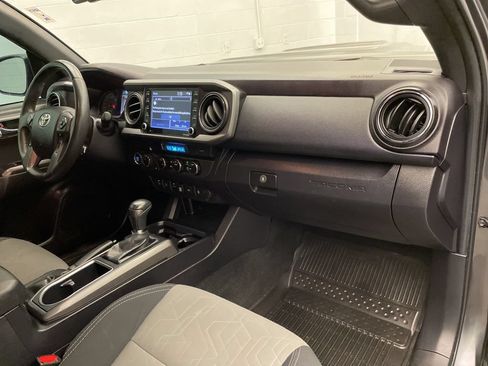 Used 2022 Toyota Tacoma TRD Sport w/ Technology Package AWD/4WD image 24