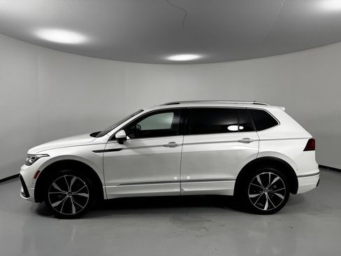 Used 2022 Volkswagen Tiguan SEL R-Line AWD/4WD image 4