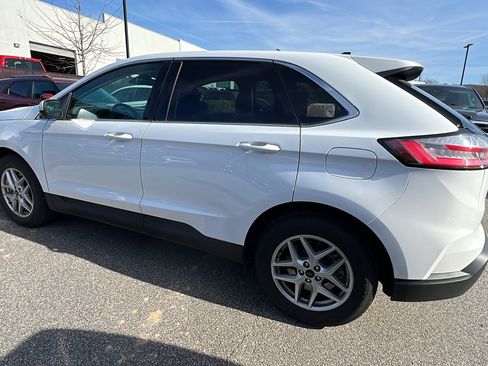 Used 2024 Ford Edge SEL image 10