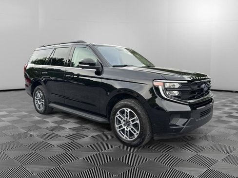 Used 2025 Ford Expedition Active AWD/4WD image 2