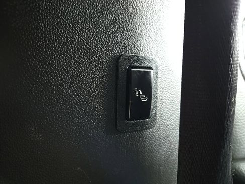 Used 2021 GMC Yukon XL Denali w/ Denali Premium Package image 56