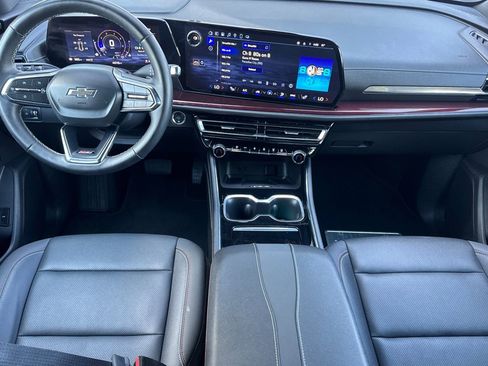 Used 2025 Chevrolet Traverse Z71 image 16