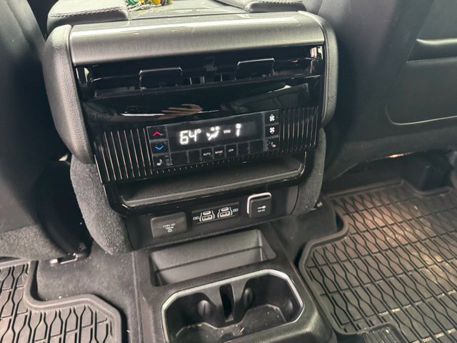 Used 2022 Jeep Wagoneer Series III AWD/4WD image 14