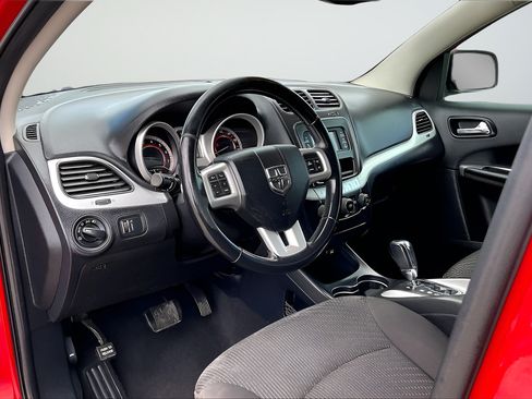 Used 2017 Dodge Journey SE w/ Flexible Seating Group FWD image 13