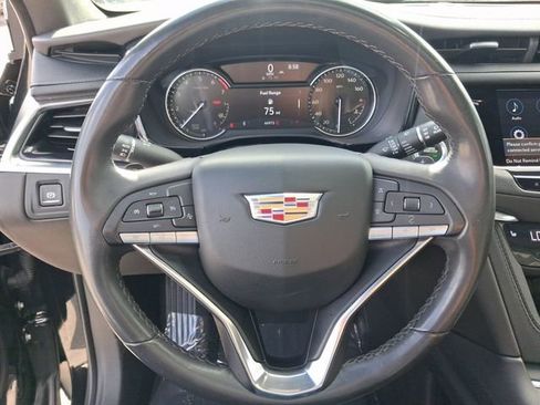 Used 2023 Cadillac XT6 Luxury FWD image 16