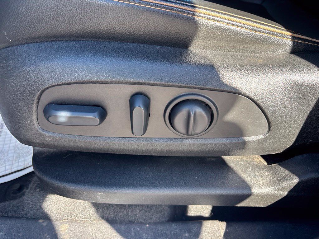 Used 2024 GMC Terrain AT4 w/ LPO, Floor Liner Package AWD/4WD image 21