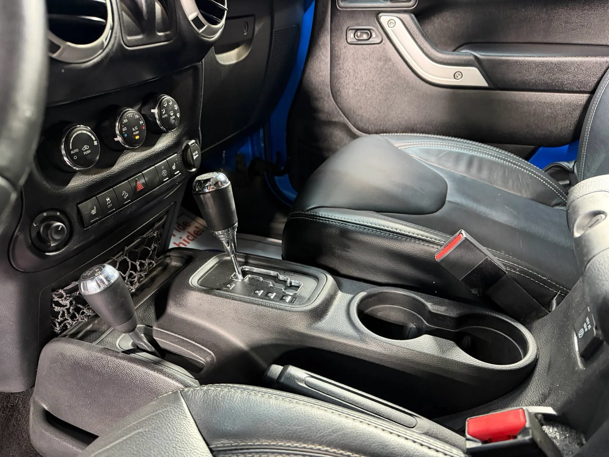 Used 2016 Jeep Wrangler Rubicon w/ Dual Top Group AWD/4WD image 16