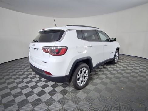 New 2026 Jeep Compass Latitude image 4