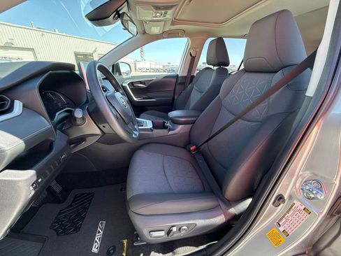 Certified 2025 Toyota RAV4 XLE w/ Convenience Package FWD image 13