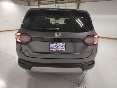 Used 2025 Honda Pilot EX-L image 12
