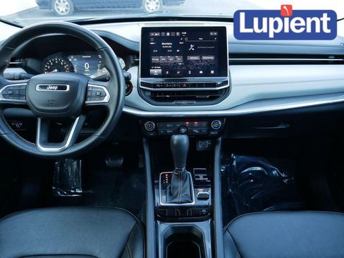 Used 2022 Jeep Compass Limited image 17
