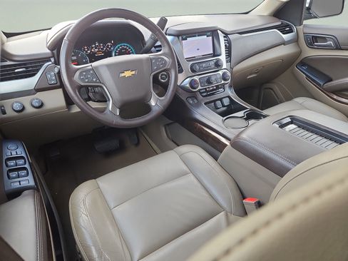 Used 2017 Chevrolet Tahoe LT image 2