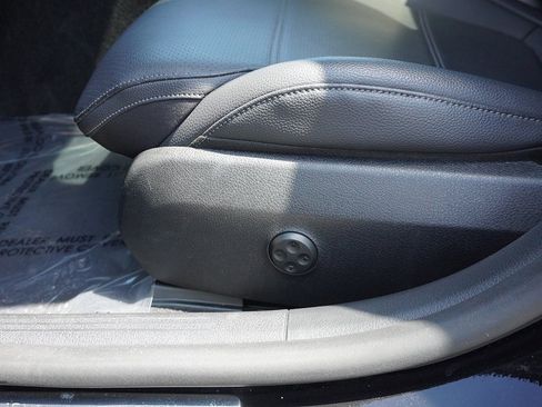 Used 2022 Mercedes-Benz C 300 4MATIC Sedan image 35