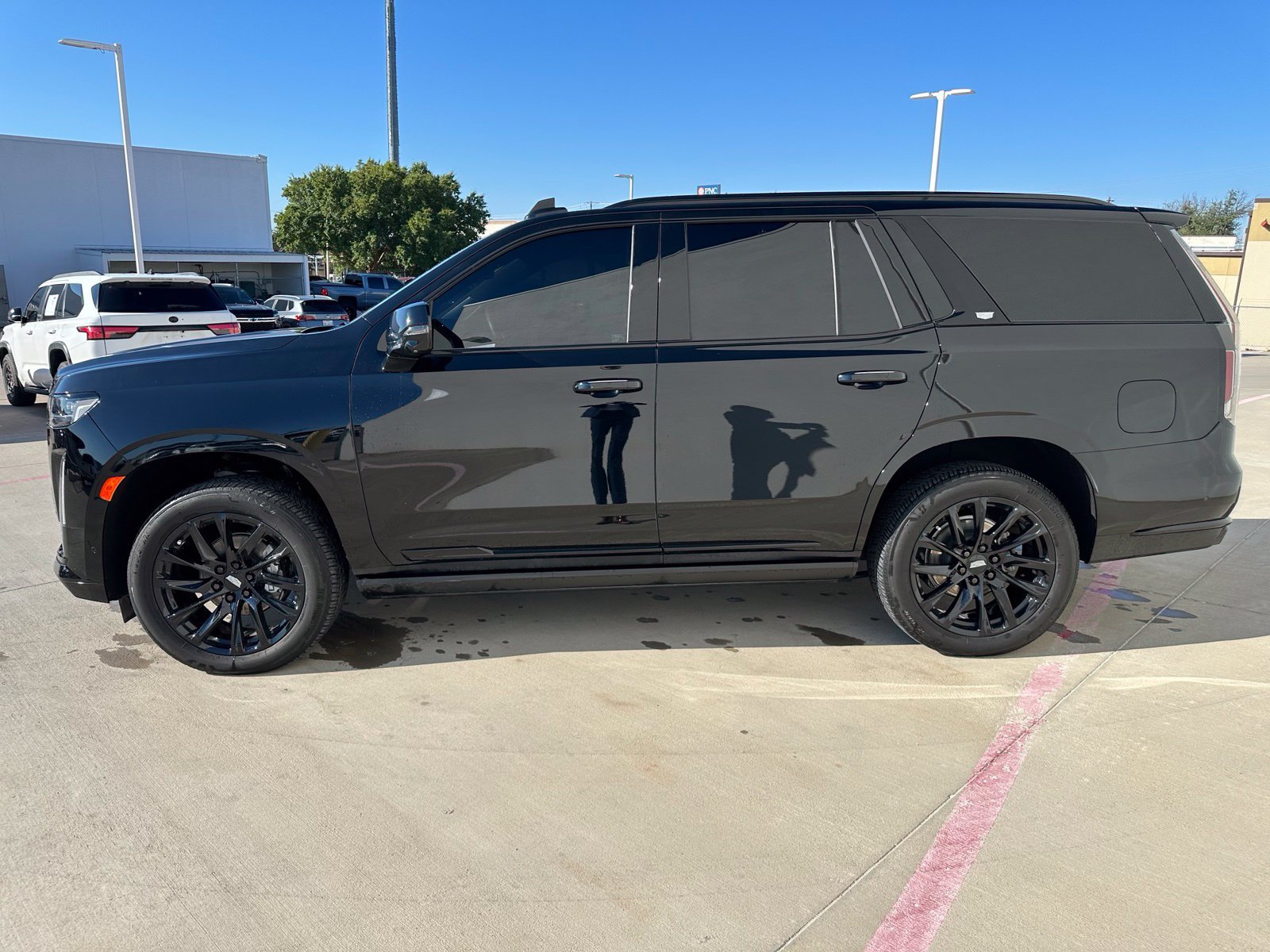 Used 2024 Cadillac Escalade Sport w/ LPO, ONYX Package AWD/4WD image 4