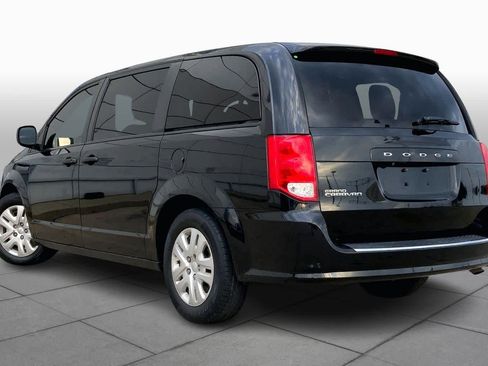 Used 2020 Dodge Grand Caravan SE w/ UConnect Hands-Free Group image 12