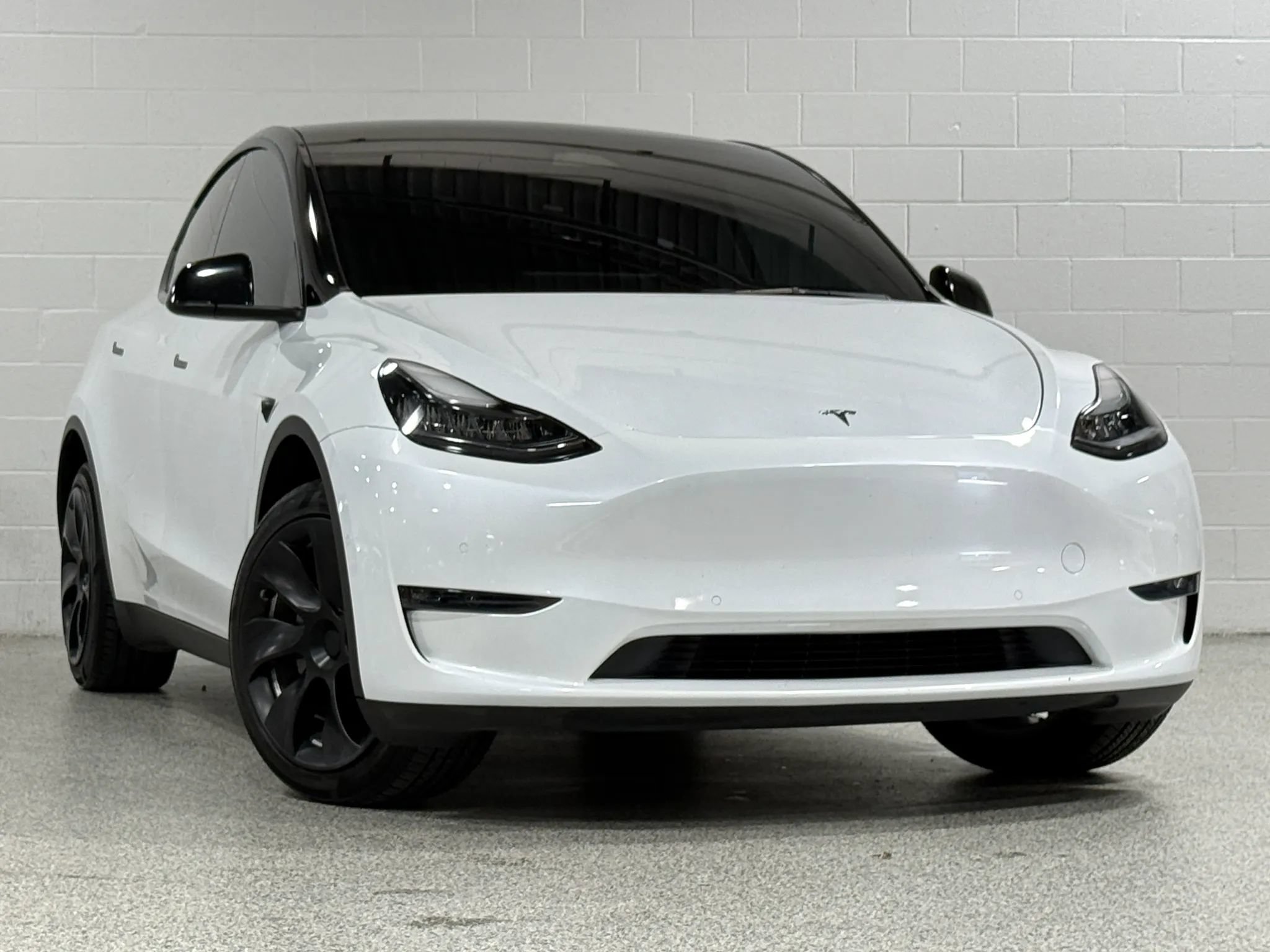 Used 2022 Tesla Model Y Long Range AWD/4WD image 4