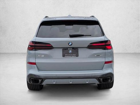 Used 2026 BMW X5 sDrive40i w/ M Sport Package RWD image 7