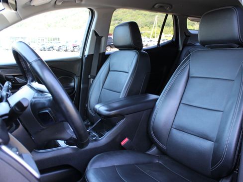 Used 2024 GMC Terrain SLT FWD image 14
