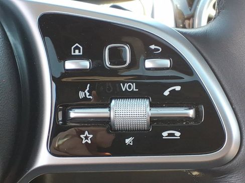 Certified 2022 Mercedes-Benz GLB 250 4MATIC image 25