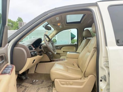 Used 2013 Chevrolet Tahoe LTZ AWD/4WD image 9