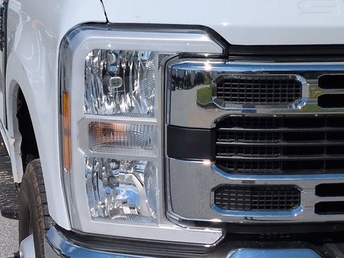 Used 2025 Ford F350 XL w/ XL Chrome Package AWD/4WD image 11