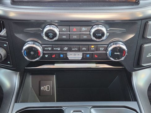 New 2025 Ford F150 Lariat w/ Equipment Group 501A Mid image 19