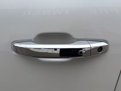 Used 2023 GMC Sierra 3500 Denali w/ Denali Ultimate Package image 15