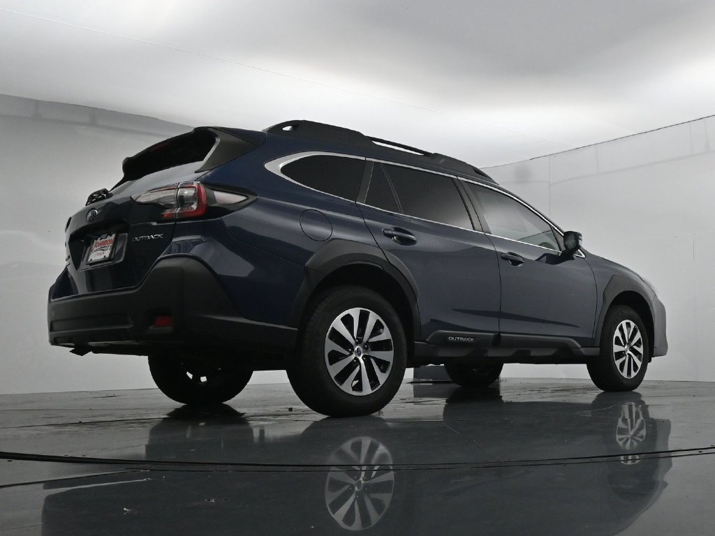 Used 2024 Subaru Outback Premium AWD/4WD image 37