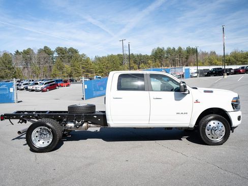 New 2026 RAM 4500 Tradesman w/ Laramie Trim Package image 10