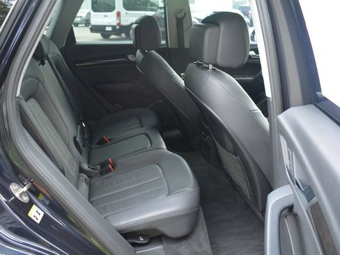 Used 2020 Audi Q5 e Premium w/ Convenience Package AWD/4WD image 23