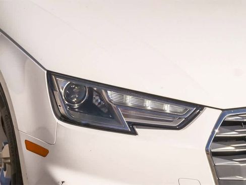 Used 2019 Audi A4 2.0T Premium w/ Convenience Package image 4
