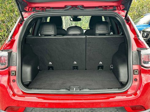 Used 2025 Jeep Compass Limited AWD/4WD image 28