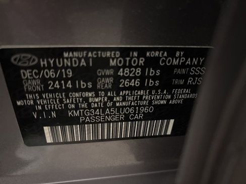 Used 2020 Genesis G70 2.0T w/ Elite Package image 13