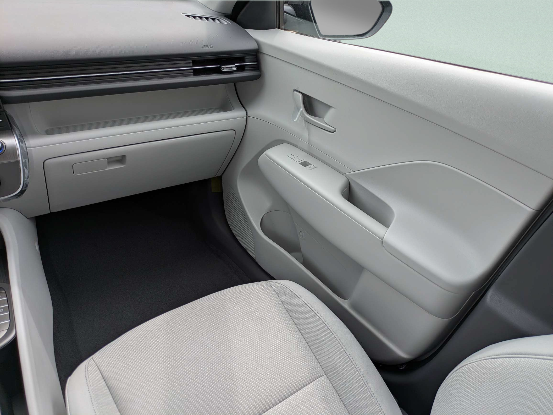 New 2027 Hyundai Kona SE FWD image 15