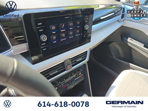 Certified 2025 Volkswagen Taos SE w/ Panoramic Sunroof Package AWD/4WD image 24
