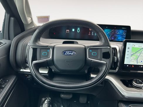 Used 2025 Ford Expedition Max Platinum w/ Driver's Package image 14