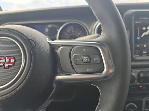 Used 2023 Jeep Gladiator Overland w/ Cold Weather Group image 23