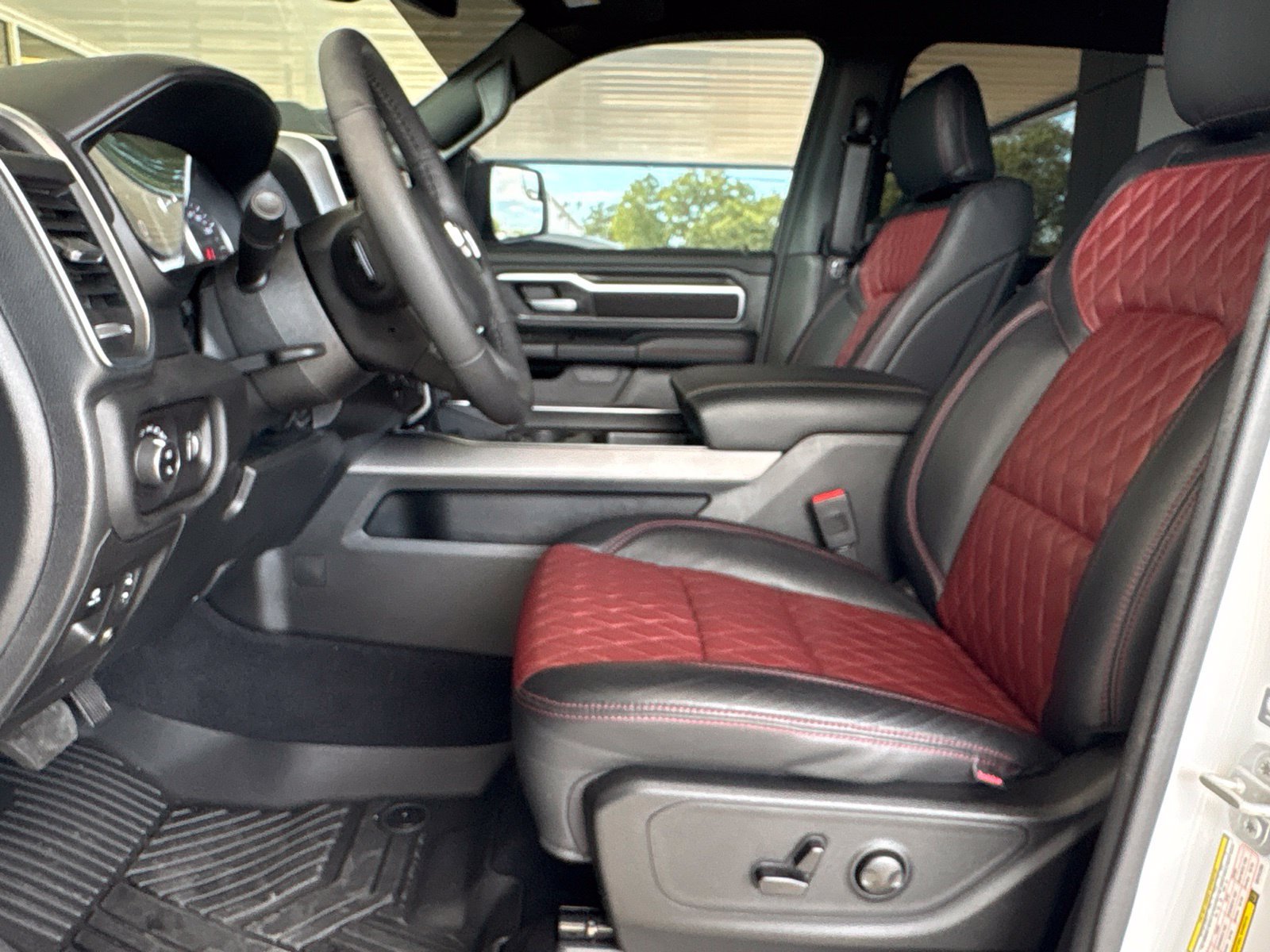 Used 2025 RAM 1500 Lone Star AWD/4WD image 31